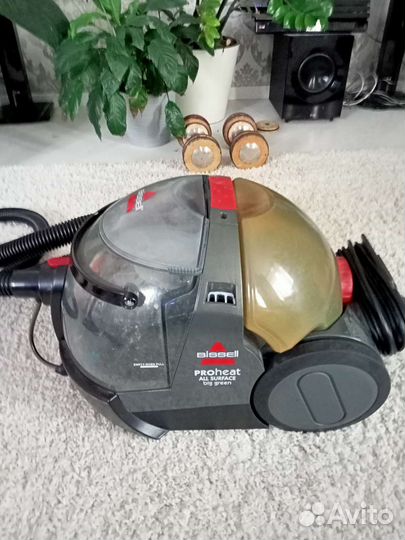 Моющий пылесос Bissell