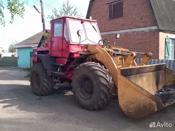 Фронтальный погрузчик