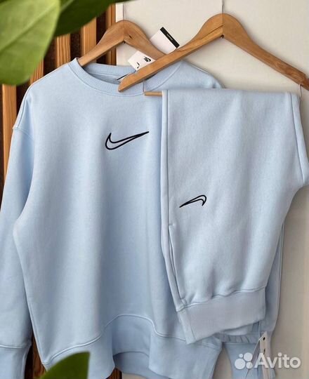 Спортивный костюм женский