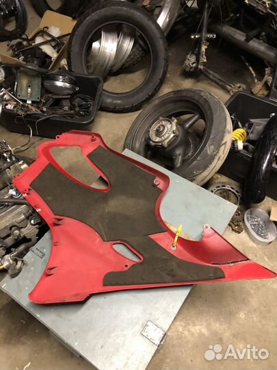 Honda Cbr600 f4 99 правый пластик