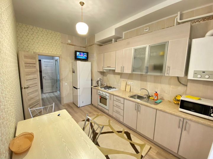 1-к. квартира, 42 м², 2/10 эт.