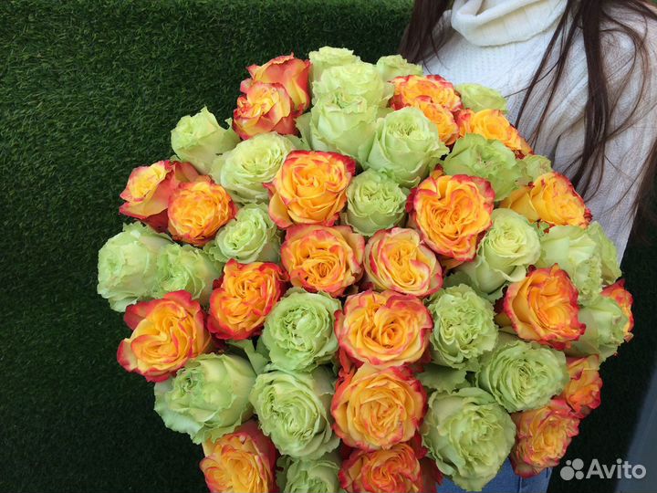 51 роза 40 см (белые+оранжевые). Доставка