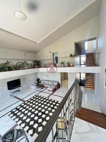 Коттедж 472,7 м² на участке 8,7 сот.