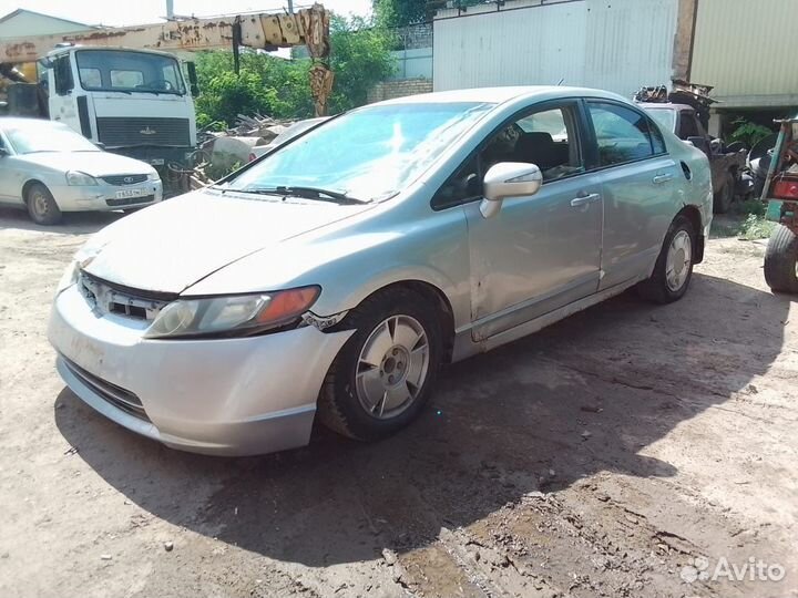 В разбор на запчасти honda civic 1.3 гибрид