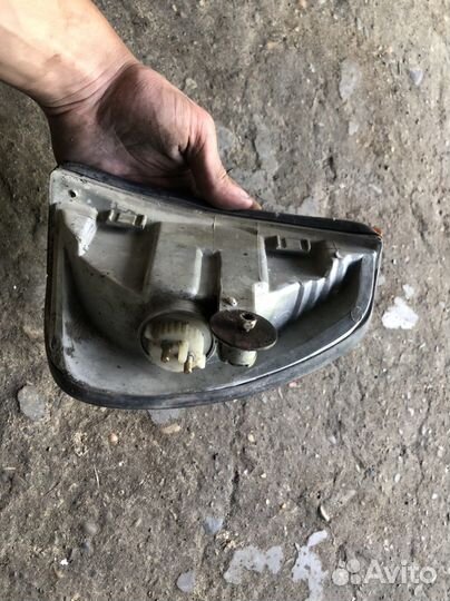 Поворотники передние Mercedes W123