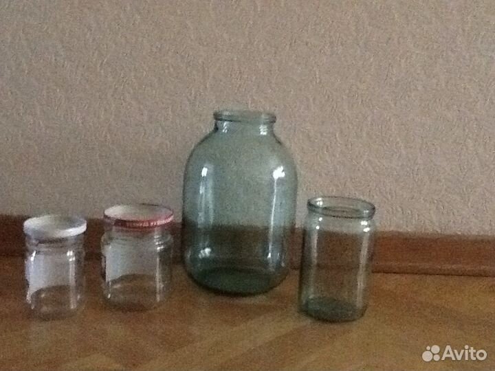 Стеклянные банки различного объёма
