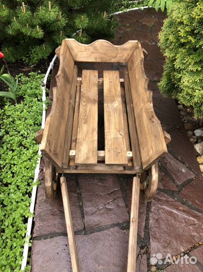 Телега деревянная резная