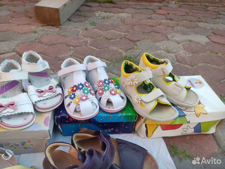 Сандали на девочку
