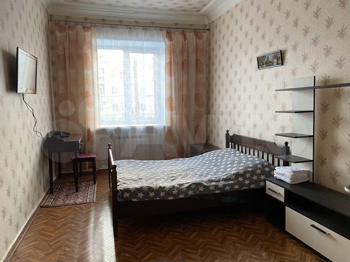2-к. квартира, 65 м², 2/4 эт.