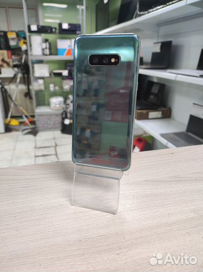 Samsung Galaxy S10e, 6/128 ГБ