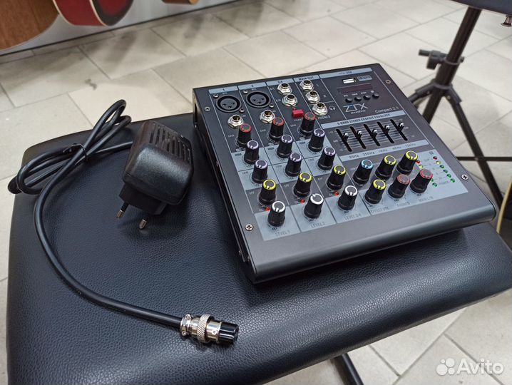Микшерный пульт