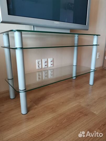 Стеклянная тумба под тв