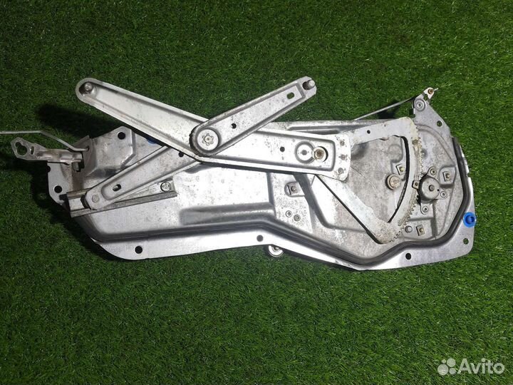 Задний правый стеклоподъёмник Volvo 850