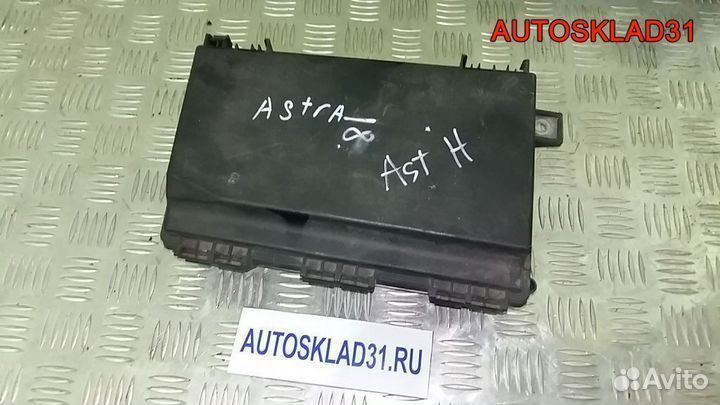 Блок предохранителей Opel Astra H 1534937