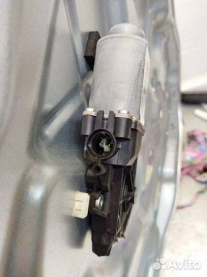 Стеклоподъемник передний правый Kia Ceed ED 1.4