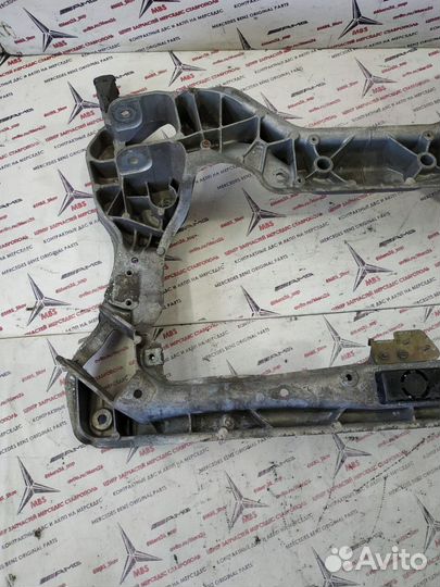 Подрамник передний w203 Mercedes