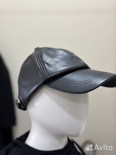 Кепка кожаная женская