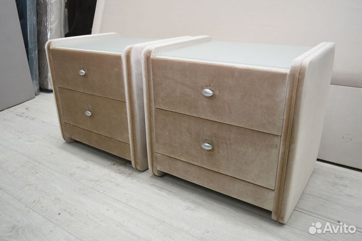 Прикроватные тумбы