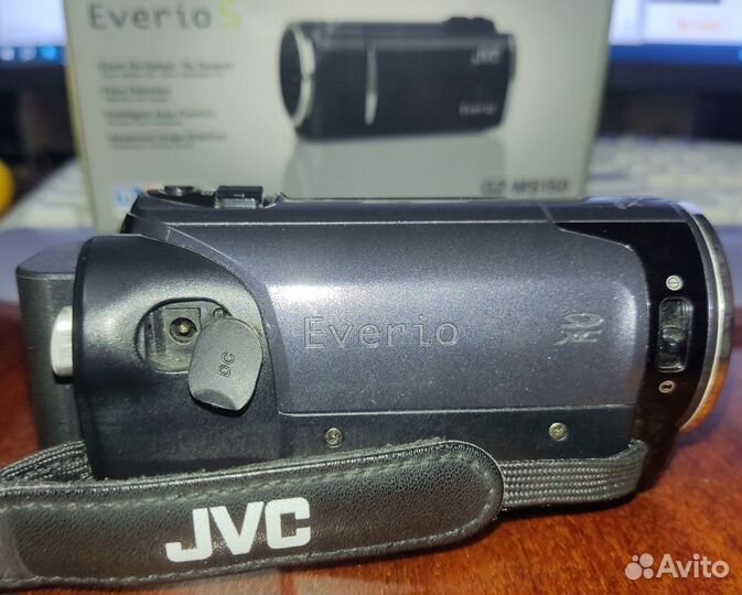 Цифровая видеокамера JVC Everio GZ-MS150HE