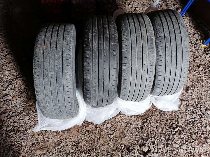 Kumho Ecsta HS51 215/60 R16