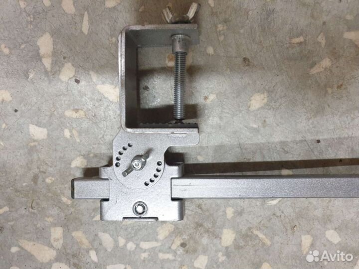 Держатель датчика эхолота