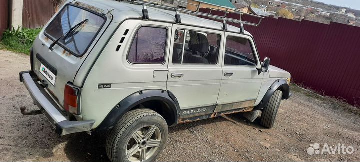 LADA 4x4 (Нива) 1.7 МТ, 2006, 230 000 км