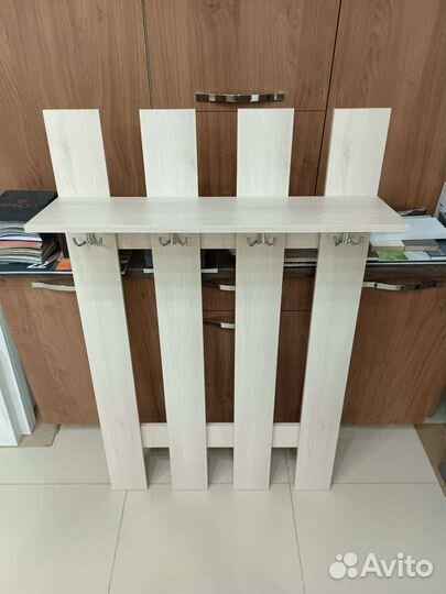 Вешалка для одежды настенная