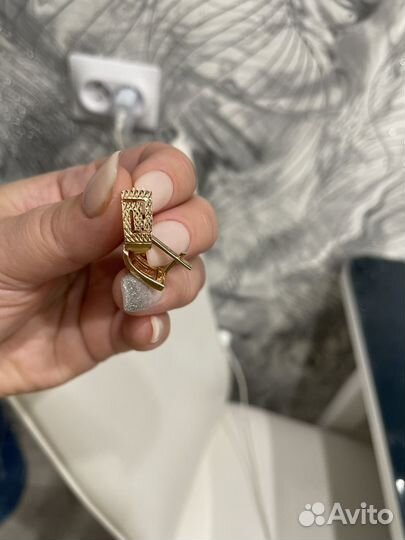 Золотые серьги