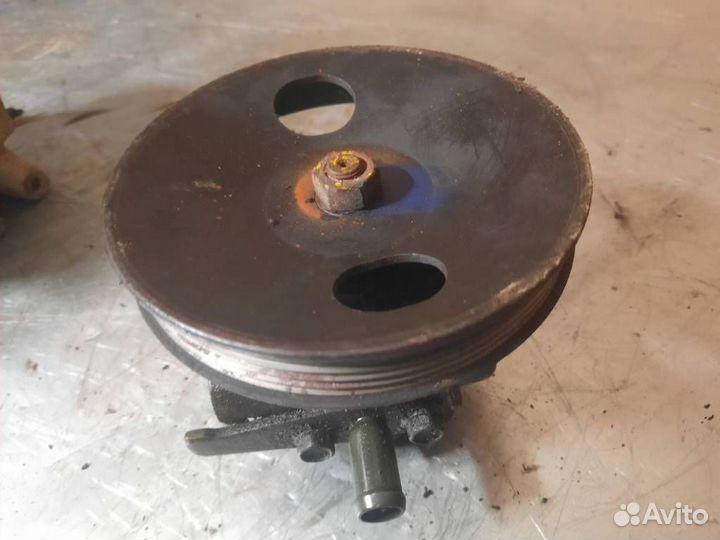 Насос гидроусилителя руля Kia Magentis рест. 2004