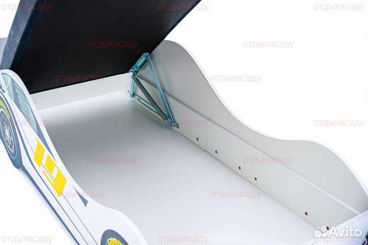 Детская кровать-машина