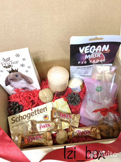 Подарочный бокс для девушки. Коробка с подарком