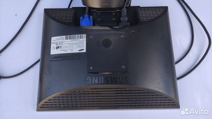 Монитор Samsung SyncMaster 152V 15 дюймов