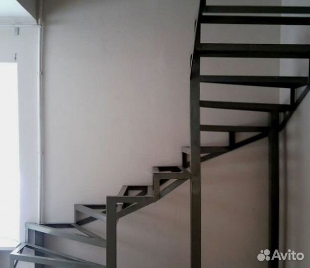 Лестница металлокаркас