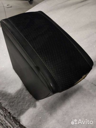 Подлокотник