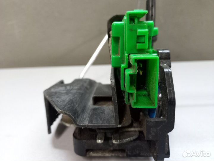 Замок двери передний правый Hyundai Solaris 2012