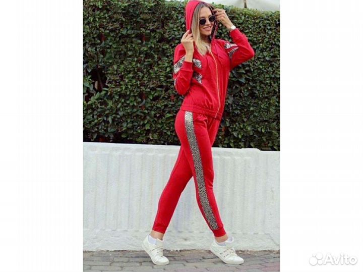 Костюм спортивный