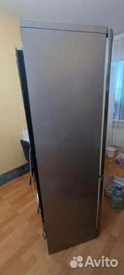 Холодильник hotpoint ariston MBA2185X