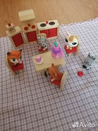 Игрушечная деревянная мебель-4 комн., лего-2 комп