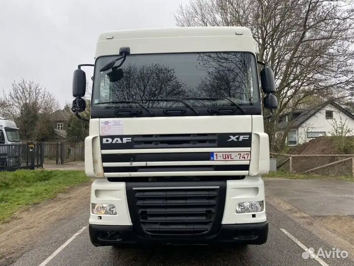 В разборке грузовик DAF, XF 95 2002-2005