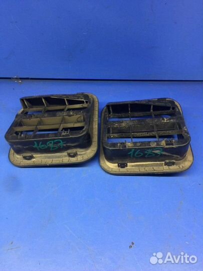 Воздуховод багажника 2шт