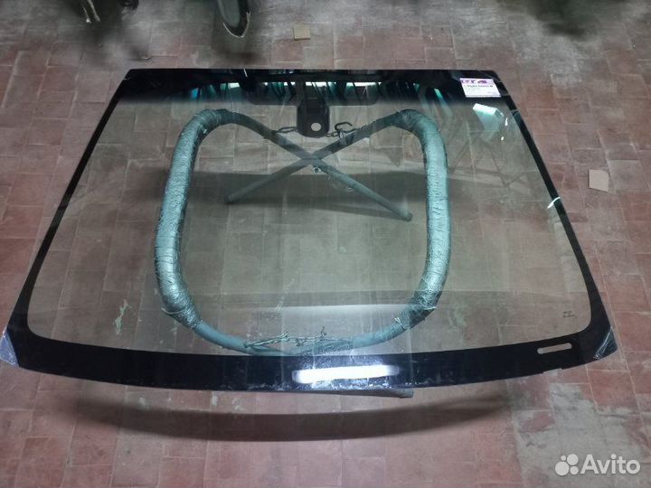 Стекло лобовое переднее Toyota Corolla NZE121