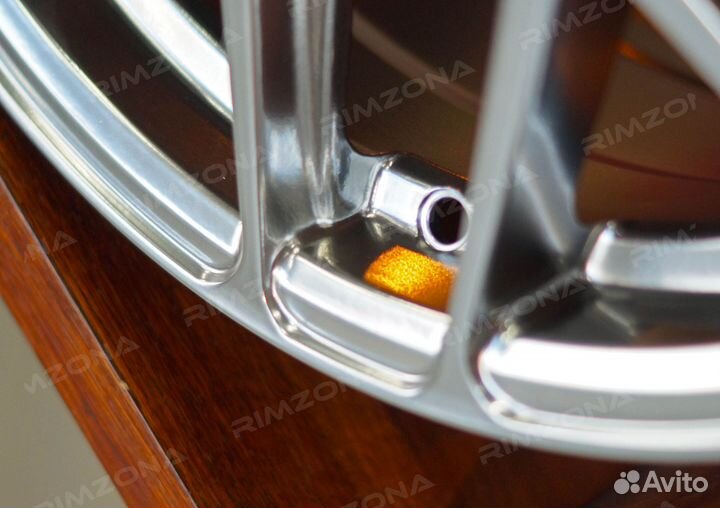 Литые диски HRE R18 на Mazda