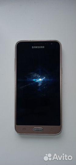 Телефон Samsung galaxy j3
