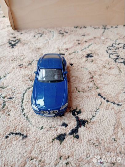 Металлическая машинка BMW
