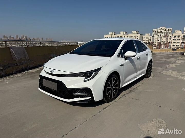 Toyota Corolla 1.2 CVT, 2022, 10 000 км