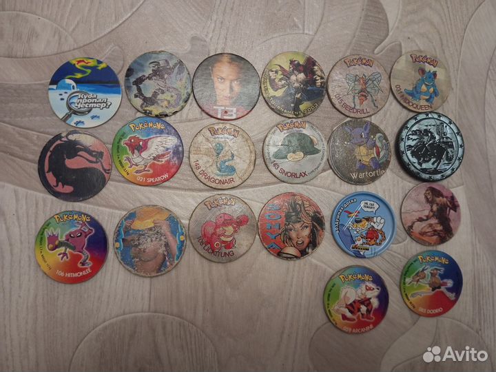 Продам кэпсы и биту