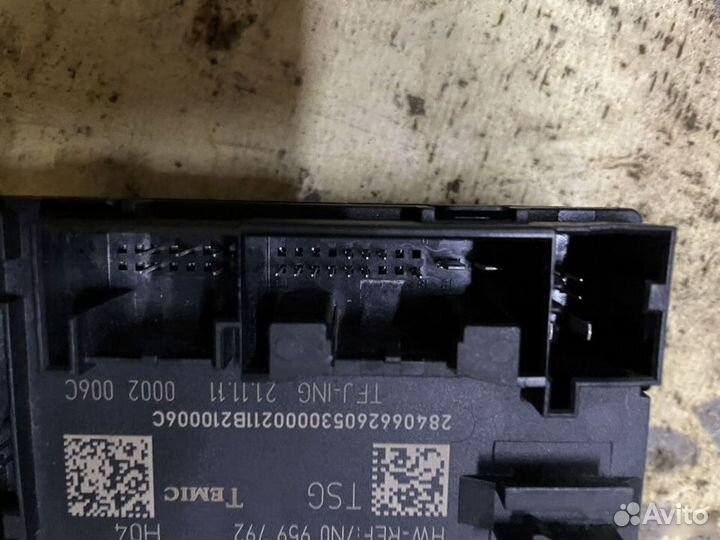 Блок комфорта передней правой двери Skoda Yeti