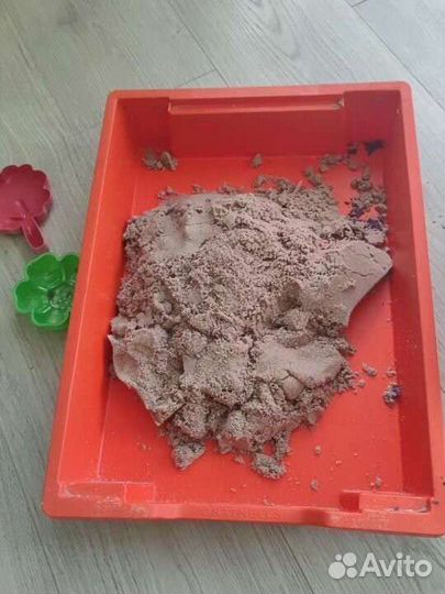Пластичный кинетический песок в песочнице