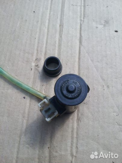 Насос моторчик омывателя стекла Mitsubishi Lancer