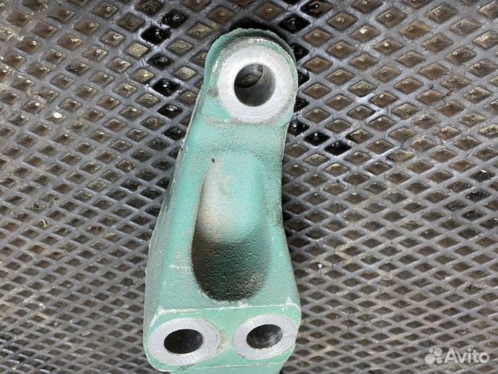 Кронштейн двигателя передний Volvo FH4 21565996